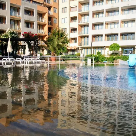 Apartment In Trakia Plaza